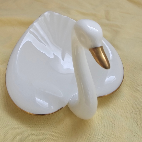 Mikasa Other - Mikasa Ivory Bone China Swan with 24k Gold Accents
